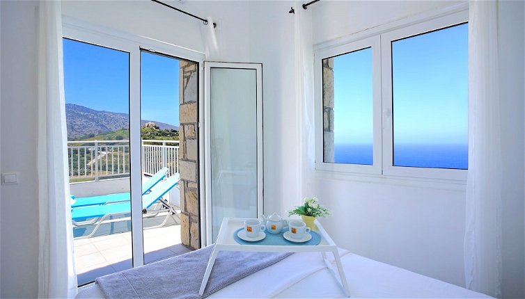 Foto 1 - Stunning 3-bed Villa in Agia Pelagia With Sea View