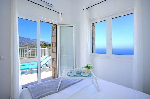 Foto 1 - Stunning 3-bed Villa in Agia Pelagia With Sea View