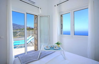 Foto 1 - Villa With 180 Degree Sea View - Sleeps 2-6