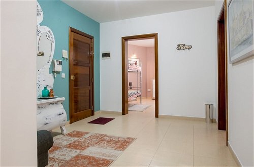 Foto 13 - Luxury 3BR Apartment by the Sea, Prime Location