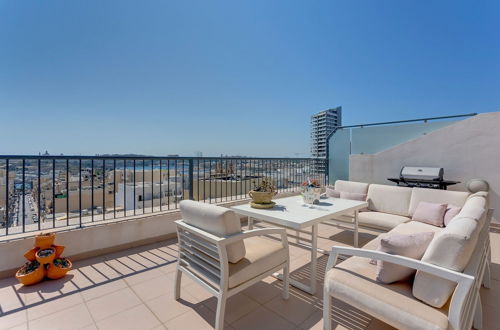 Photo 11 - Superlative Penthouse With Spacious Terrace