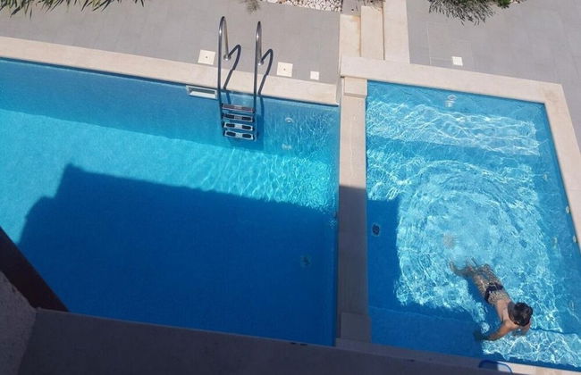 Mlad - With Pool - A1 - Foto 10