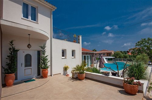 Foto 1 - Five bedroom villa Emily with pool