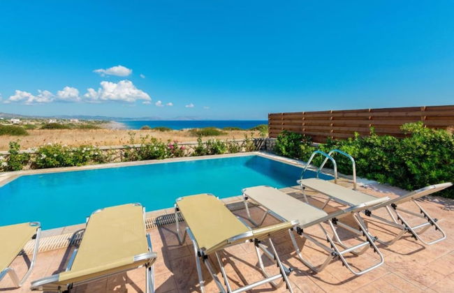 Olga Luxury Beach Front Villas - Photo 6