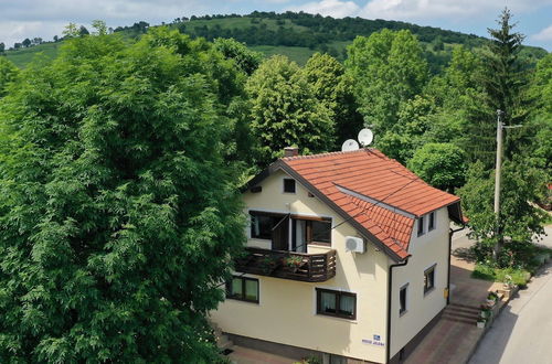 Photo 22 - Boutique Apartment in Selište Drežnićko with Garden