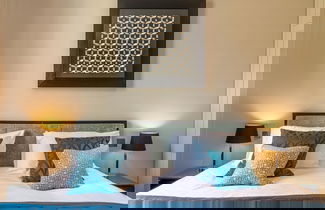 Photo 3 - Bath Circle