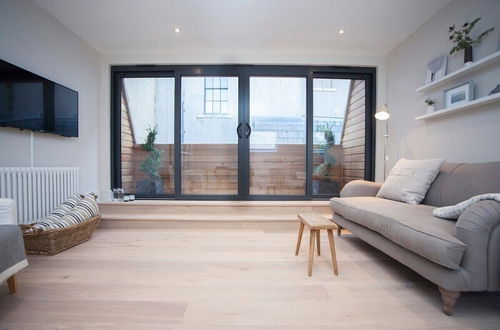 Foto 38 - Stylish Wood Street Apartment