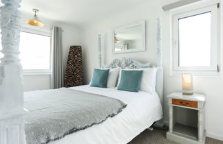 Photo 2 - Tides - Beach Front Apartment in Bracklesham Bay