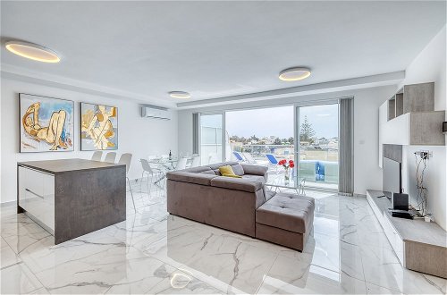 Photo 1 - Fabulous Penthouse Close to St George's Bay