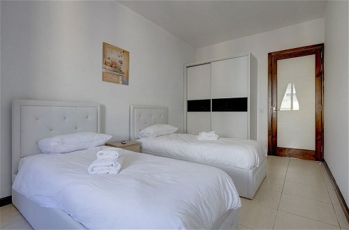Photo 5 - Modern 3BR Apartment in the Centre of Sliema