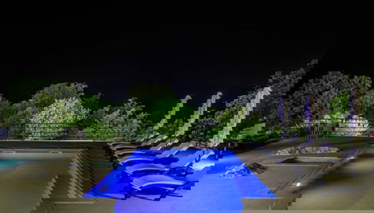 Foto 1 - Brand new Countryside Villa With Heated Pool