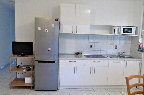 Photo 5 - Pretty Apartment in Mandre With Barbecue