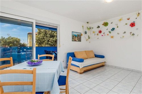 Photo 7 - Pretty Apartment in Mandre With Barbecue