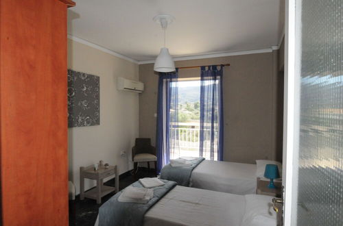 Photo 2 - Kinetta Apartments