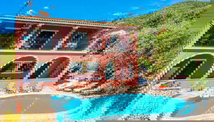 Foto 1 - Bougainvillea Large Private Pool Walk to Beach Sea Views A C Wifi Car Not Required Eco-friend - 195