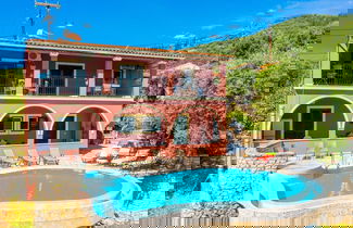 Foto 1 - Bougainvillea Large Private Pool Walk to Beach Sea Views A C Wifi Car Not Required Eco-friend - 195