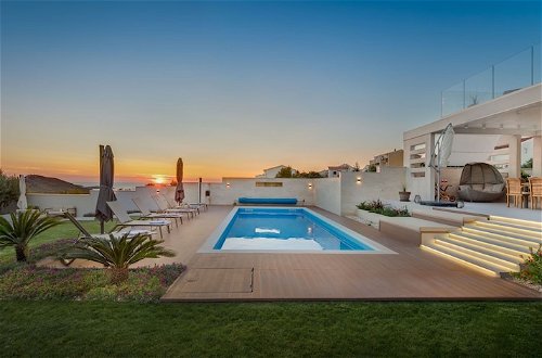 Foto 66 - Luxury Villa Cinderella with Swimming Pool