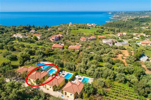Photo 29 - Villa Russa Alexandros Large Private Pool Walk to Beach Sea Views Wifi - 2018