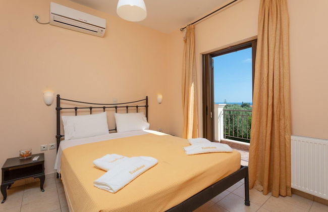 Villa Marina Large Private Pool Walk to Beach Sea Views A C Wifi Car Not Required - 2300 - Photo 10