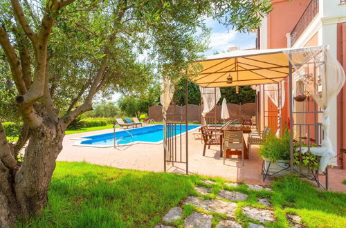 Foto 30 - Villa Marina Large Private Pool Walk to Beach Sea Views A C Wifi Car Not Required - 2300