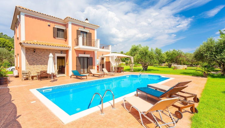 Foto 1 - Villa Marina Large Private Pool Walk to Beach Sea Views A C Wifi Car Not Required - 2300