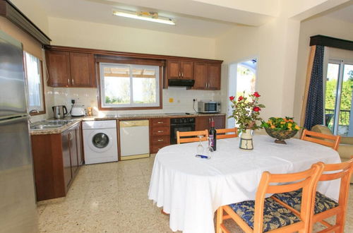 Foto 52 - Argaka Sun Villa Thio Large Private Pool Walk to Beach Sea Views A C Wifi - 2147