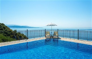 Foto 3 - Villa Elpida Private Pool Walk to Beach Sea Views A C Wifi Car Not Required - 2423