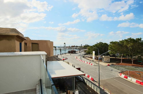 Photo 27 - Phaedrus Living: Seaside Executive Flat Harbour 204