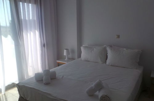 Photo 3 - Niovi Boutique Apartments