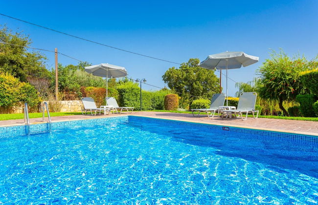 Villa Georgia Large Private Pool Walk to Beach A C Wifi Car Not Required - 1976 - Foto 3