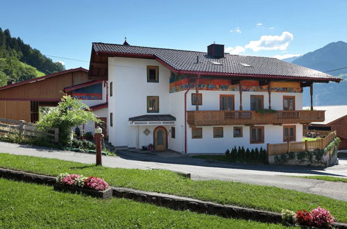 Foto 21 - Sunlit Farmhouse near Hochzillertal Ski Area in Tyrol