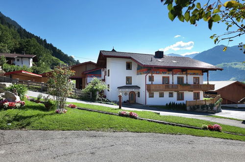 Foto 34 - Sunlit Farmhouse near Hochzillertal Ski Area in Tyrol