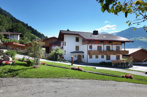 Foto 22 - Sunlit Farmhouse near Hochzillertal Ski Area in Tyrol