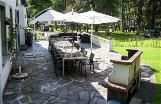 Foto 2 - Luxurious Countryside Holiday Home With Pool