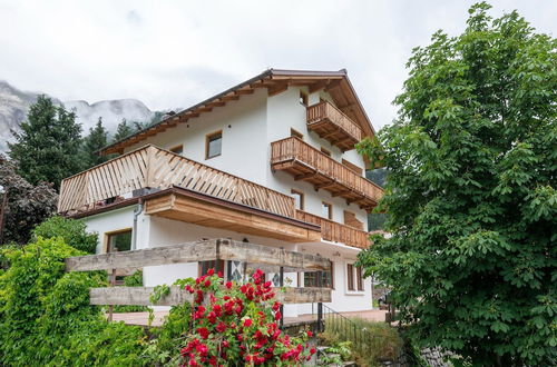 Foto 1 - Beautiful Holiday Home Near St Anton Am Arlberg With Sauna