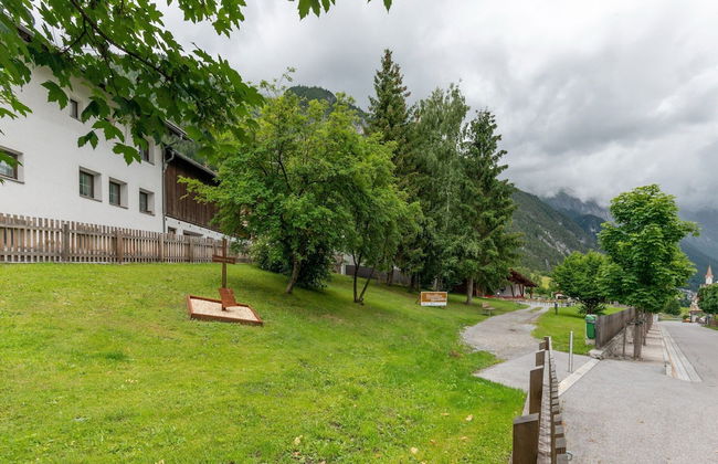 Beautiful Holiday Home Near St Anton Am Arlberg With Sauna - Foto 37