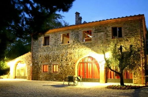 Photo 8 - Villa Ceppeto Best Of Tuscany for Your Family