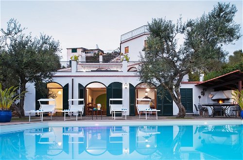 Foto 35 - Villa Chez Pi With Heated Pool