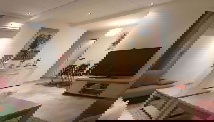 Foto 1 - Spacious Apartment Downtown
