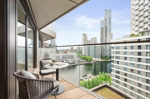 Foto 16 - Stylish two Bedroom Apartment With River Views in Docklands