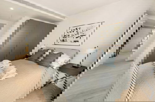Photo 4 - Stylish two Bedroom Apartment With River Views in Docklands