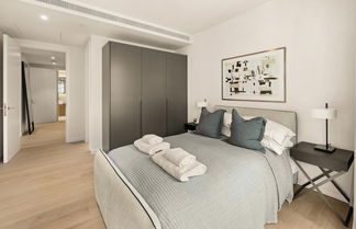 Photo 2 - Stylish two Bedroom Apartment With River Views in Docklands