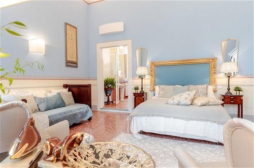 Photo 37 - Villa Hugo in Lucca With 5 Bedrooms and 6 Bathrooms