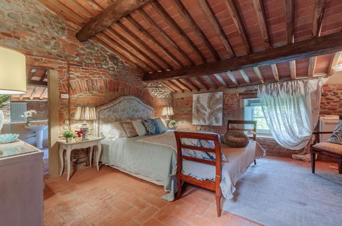 Photo 13 - Villa Hugo in Lucca With 5 Bedrooms and 6 Bathrooms