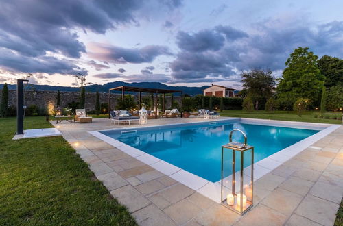 Foto 28 - Villa Hugo in Lucca With 5 Bedrooms and 6 Bathrooms