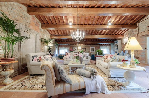 Photo 26 - Villa Hugo in Lucca With 5 Bedrooms and 6 Bathrooms