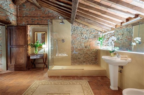 Foto 53 - Villa Hugo in Lucca With 5 Bedrooms and 6 Bathrooms