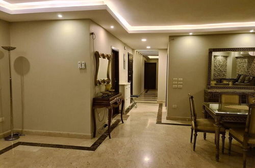 Photo 13 - Spacious Executive Luxury Apartment With Balcony