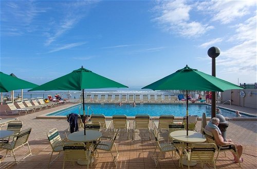 Photo 17 - Sunglow Resort 305