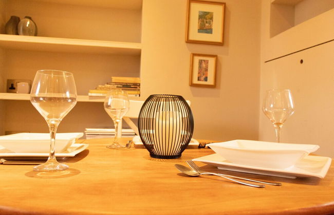 Trendy Two Bed Apartment With Private Garden - Foto 7